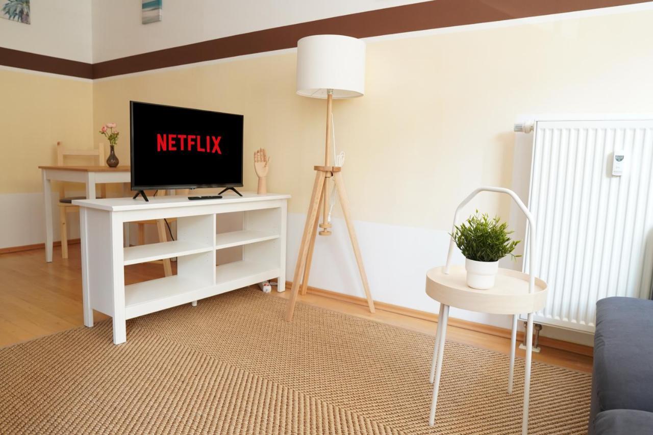 Fullhouse - - G26 - Nespresso - Smarttv Apartment